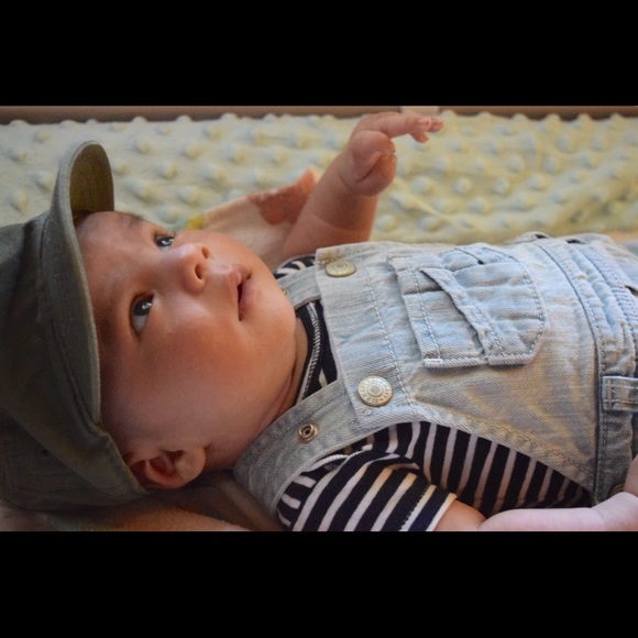 Overall shorts & striped tee - Picture 2 of 4