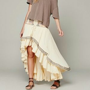 Free people rises in the east skirt