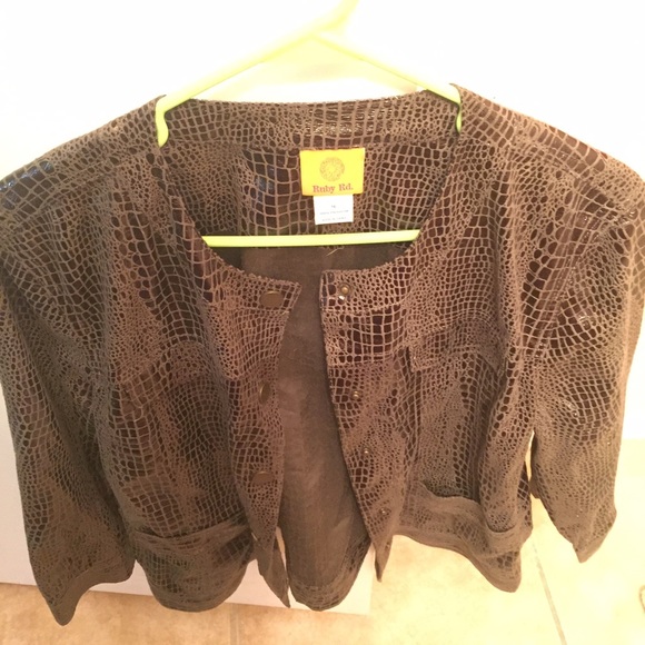 3/4 sleeve lightweight jacket. Size 16