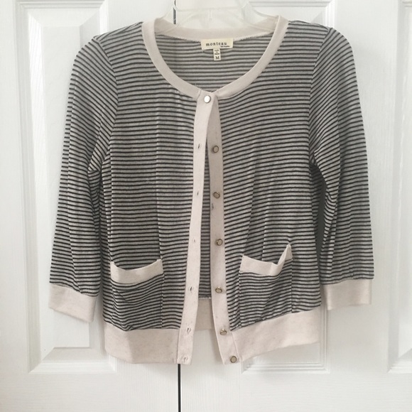 Sz. Medium black striped sweater