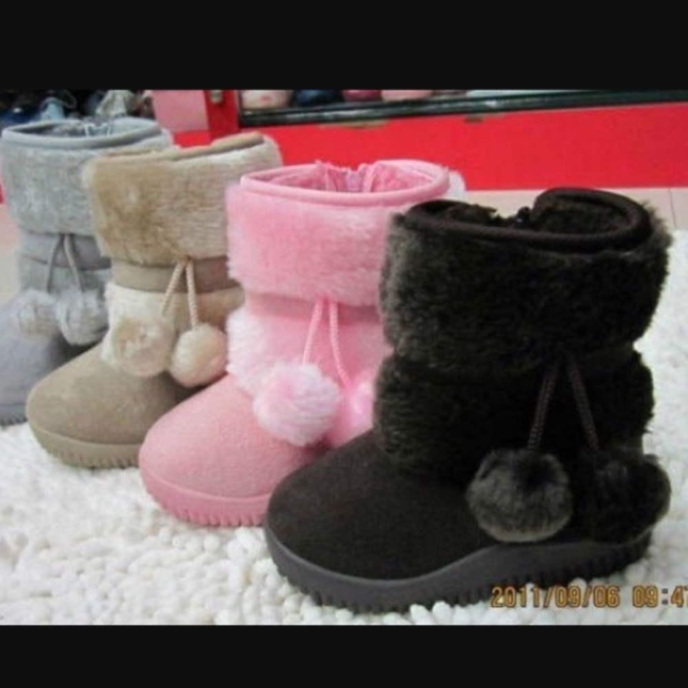 💥💥💥💥Pom Pom  Booties for toddlers