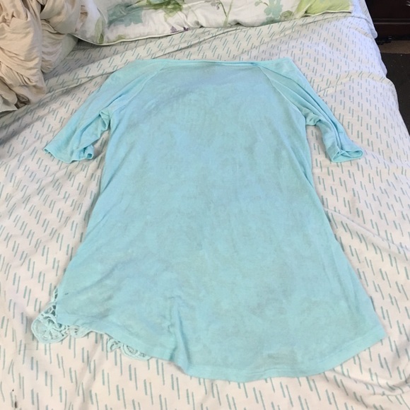 Pretty light blue daytrip top size small - Picture 2 of 4