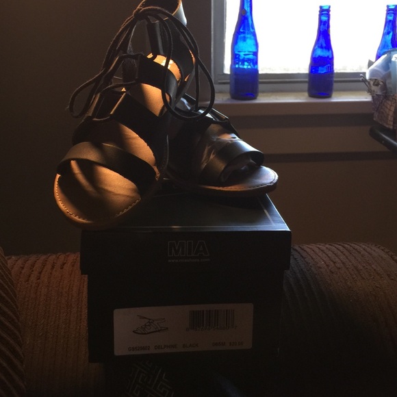 MIA Gladiator Shoes BNWT 2 different colors. - Picture 2 of 5