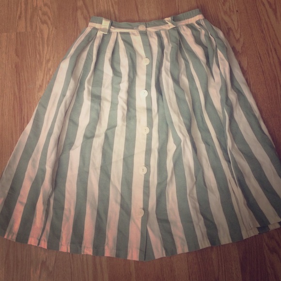 Boutique Europa brand A-line skirt!