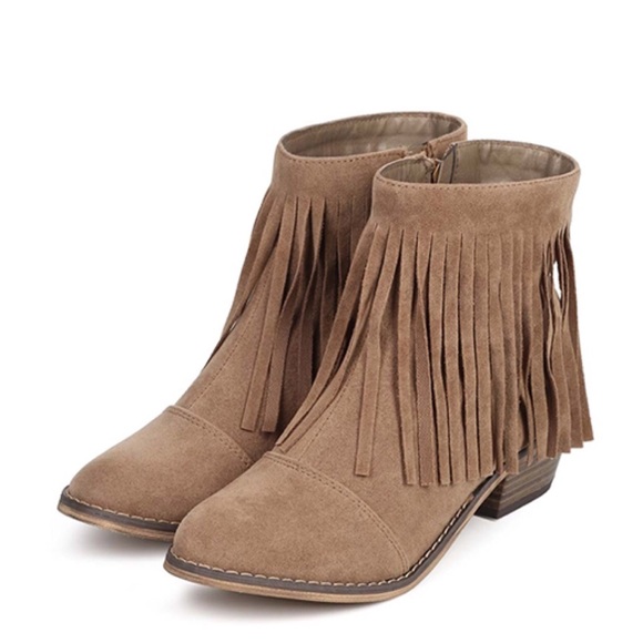 ‼️LAST PAIR‼️Taupe Suede Fringe Booties - Picture 3 of 4