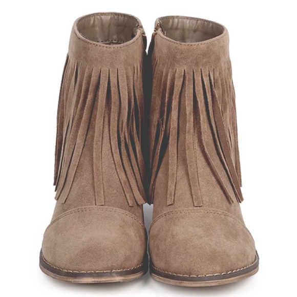 ‼️LAST PAIR‼️Taupe Suede Fringe Booties - Picture 4 of 4