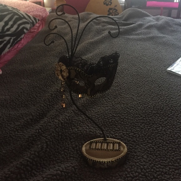 Jewelry holder