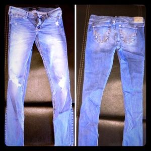 Size 5, super skinny. Hollister