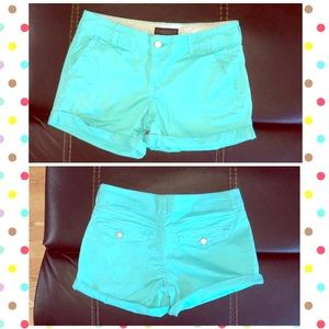 Aeropostale, NWOT! MIDI twill shorts.