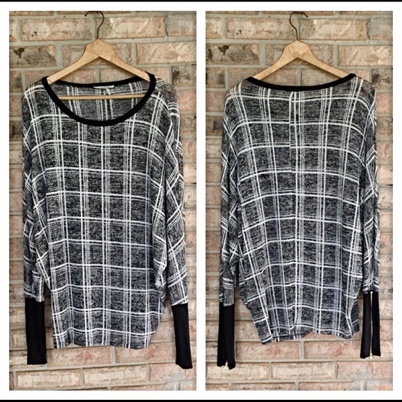 Chic & Lovely Zip Sleeve Lightweight Tunic 3X - Picture 3 of 4