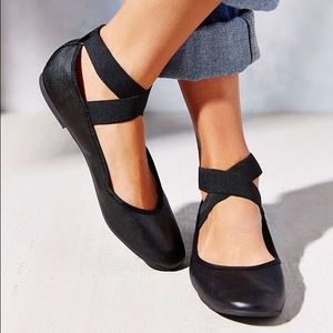 Black Criss Cross Flats