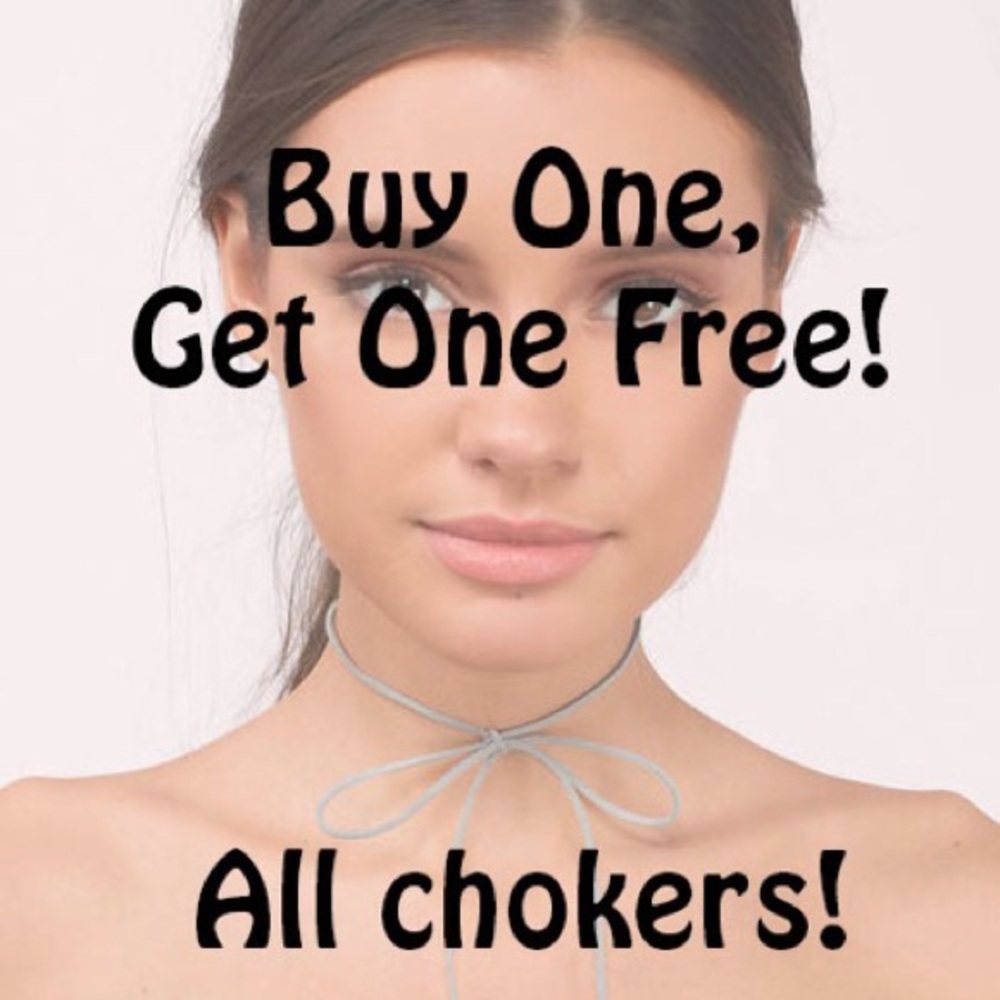 NWT Skinny Black Velvet Choker Necklace - Picture 3 of 3