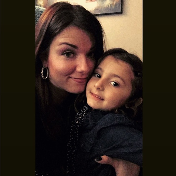 Meet your Posher, Tiffany - Picture 1 of 1