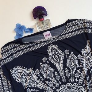 CLEARANCE 💥💥Navy blue butterfly sleeve top