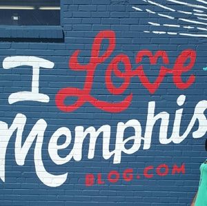 Meet your Posher, Ebony