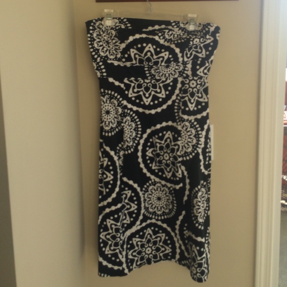 Black and white print dress