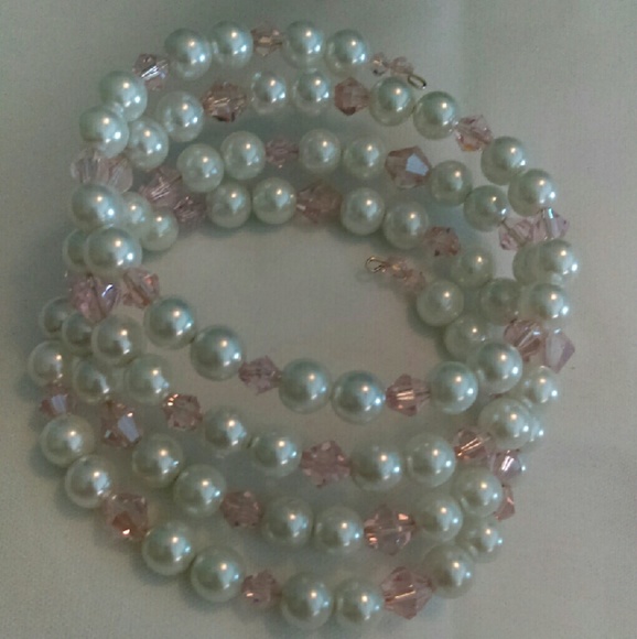 Handmade Pink & White Memory Wire Bracelet - Picture 2 of 3