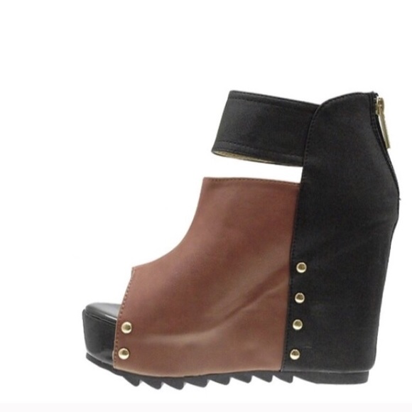 Shoes - Black Brown Wedged Heels