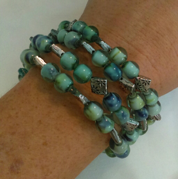 Handmade Green/Blue & Silver Memory Wire Bracelet - Picture 3 of 3