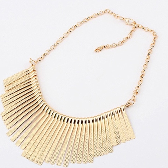 ✨LAST ONE! Statement Neckless✨ - Picture 2 of 3