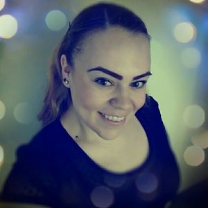Meet your Posher, Holly