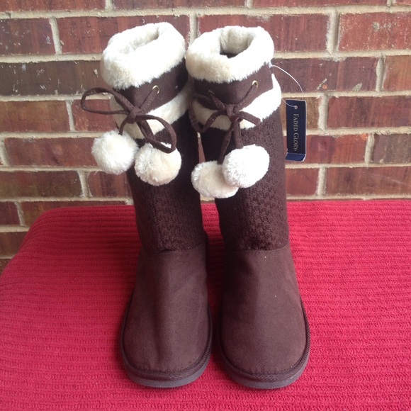 Women's brown boots with faux fur trim