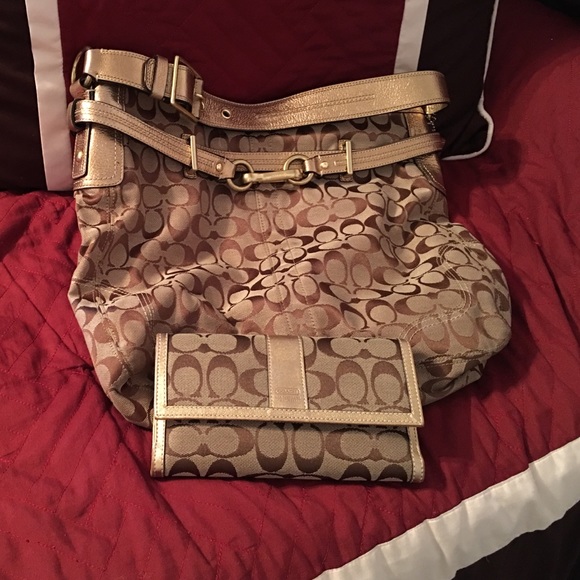 Coach purse & wallet to match
