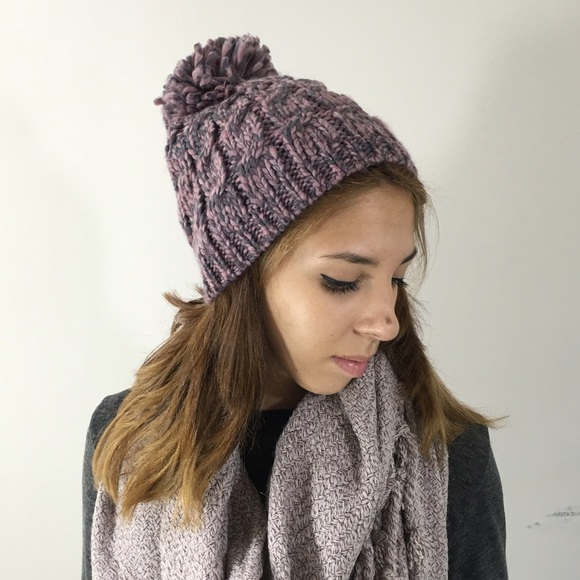 Chunky Knit Blanket Scarf - Picture 3 of 3