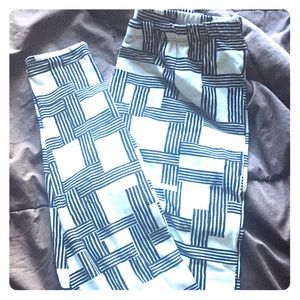 Black & White Tall & Curvy Lularoe Leggings
