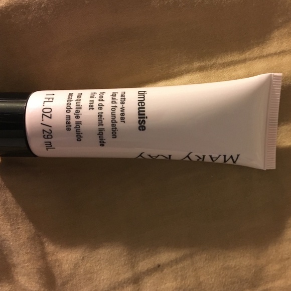 Foundation matte wear