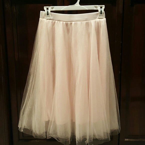 Mid length tulle skirt