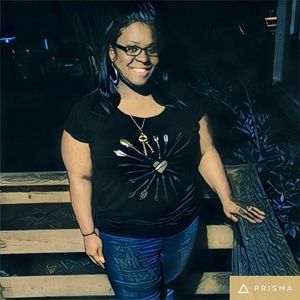 Meet your Posher, Cynthia