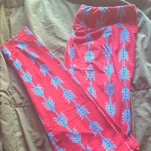 Red with Blue Arrows Tall & Curvy LLR Leggings