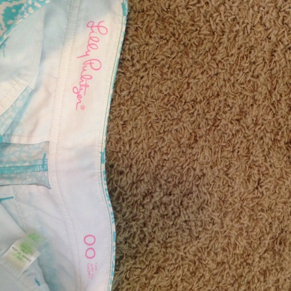 size 00 Lilly Pulitzer shorts - Picture 4 of 4