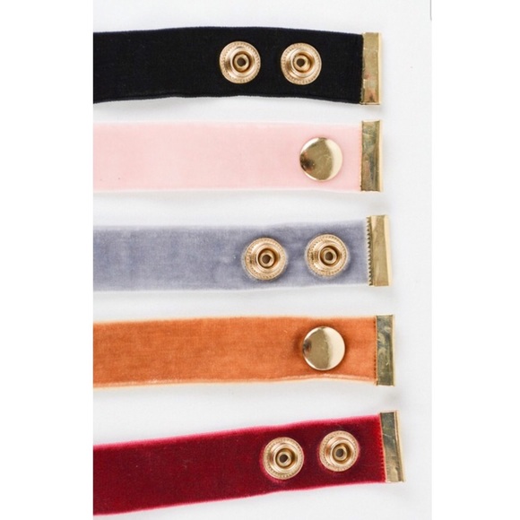 Camel Velvet Choker - Picture 3 of 4