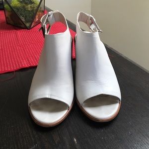 Zara block heel. Real 100% leather. White