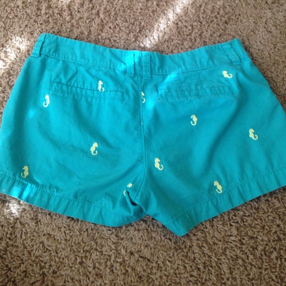 Old navy seahorse shorts - Picture 2 of 3