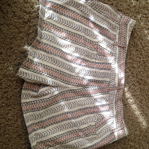 LOFT patterned shorts - Picture 2 of 3