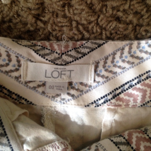 LOFT patterned shorts - Picture 3 of 3