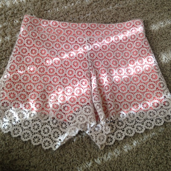 BCBG shorts - Picture 1 of 2