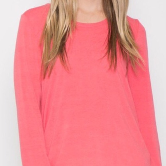 Hi-Low Split Back Top - Picture 4 of 4