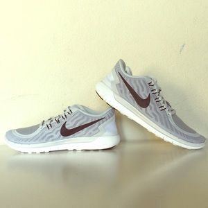 Nike Free 5.0 "pure platinum" size 8.5 (26.5 cm)