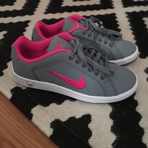 New! Nike tennis shoes!