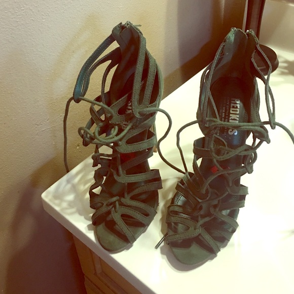 Redkiss Shoes - Olive green tie up heels