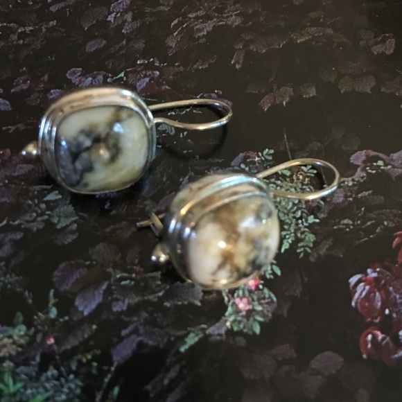 SardaSterlingSilver/WhiteGreyVarigatedTurquoise