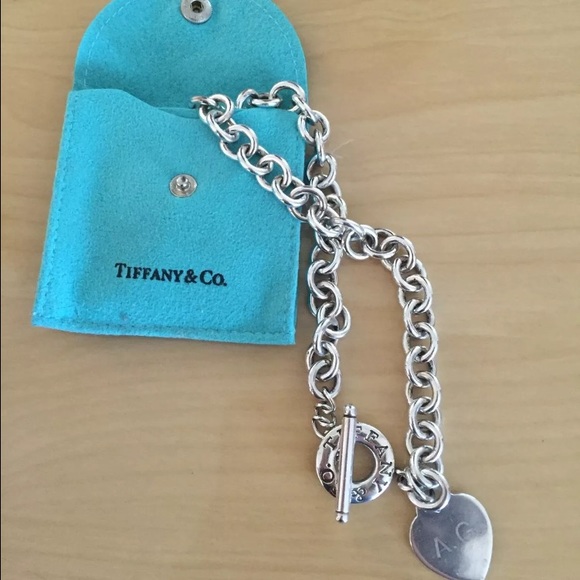 🚫🚫🚫SOLD🚫🚫🚫Tiffany & Co Heart Charm Toggle - Picture 2 of 4