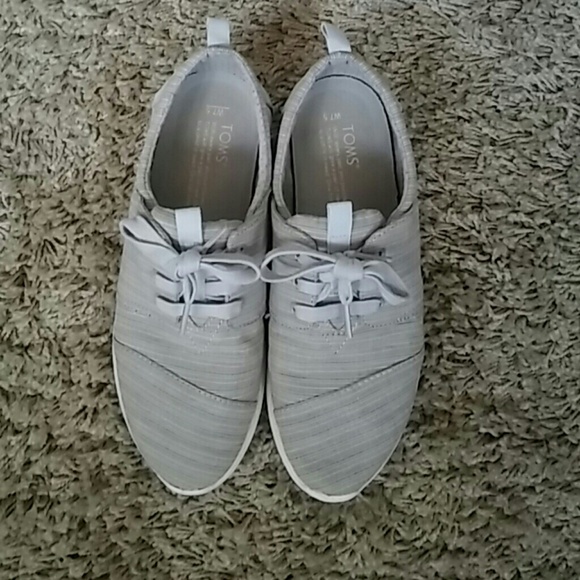 Toms 7.5 Sneakers