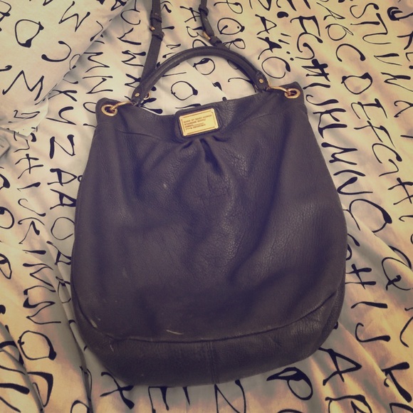 Authentic LARGE olive green Q hilier