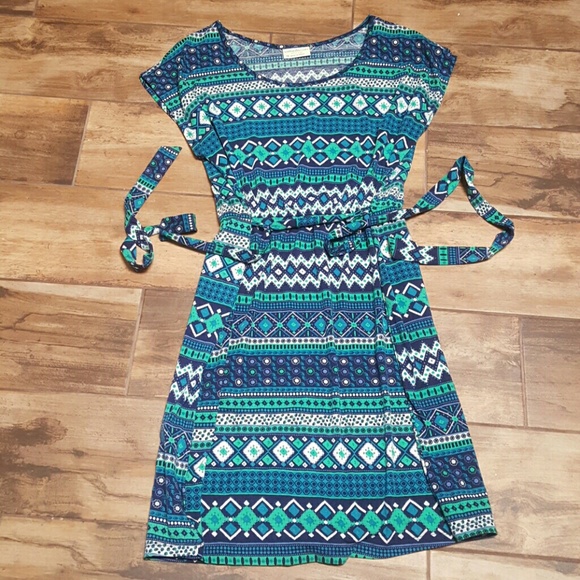 Dresses & Skirts - Blue print dress