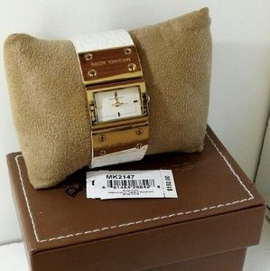 Michael Kors Women Wristwatch